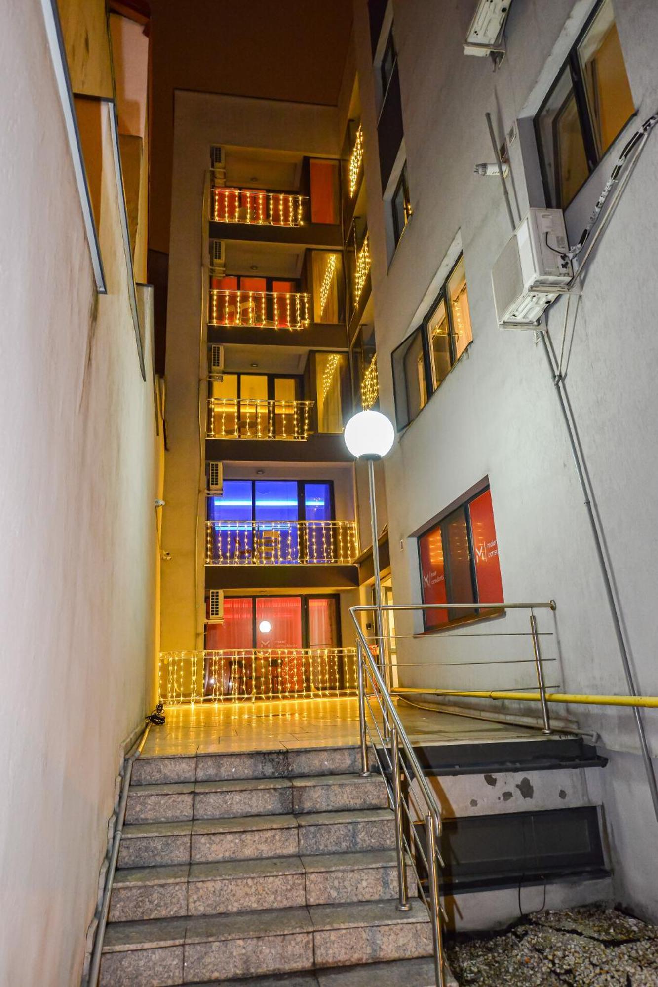 City Center Suite With Terrace Bucureşti Exterior foto