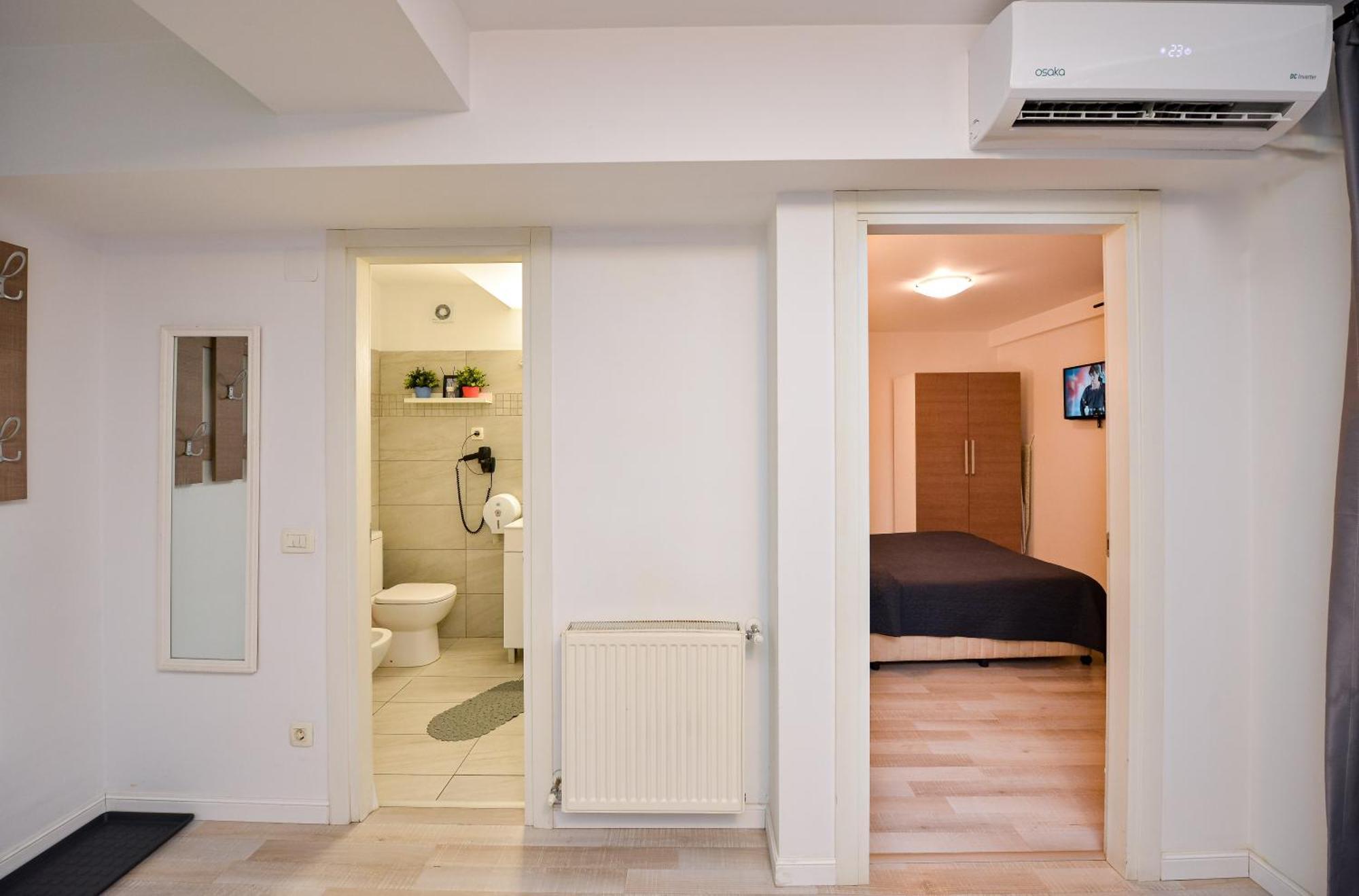 City Center Suite With Terrace Bucureşti Exterior foto